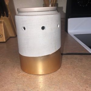 SCENTSY WARMER